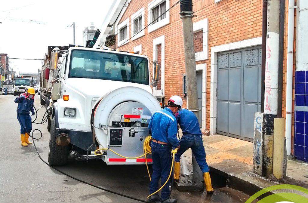 EMPAS realizó limpieza y mantenimiento del sistema pluvial en el barrio Gaitán