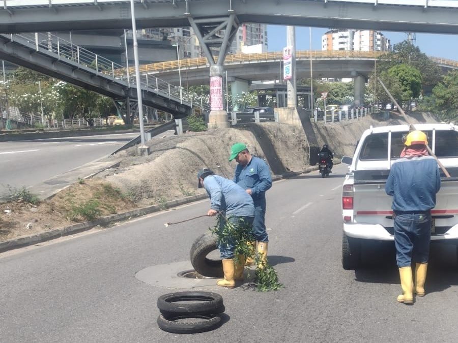 EMPAS S.A. repuso tapa robada en el sector Molinos Bajos 